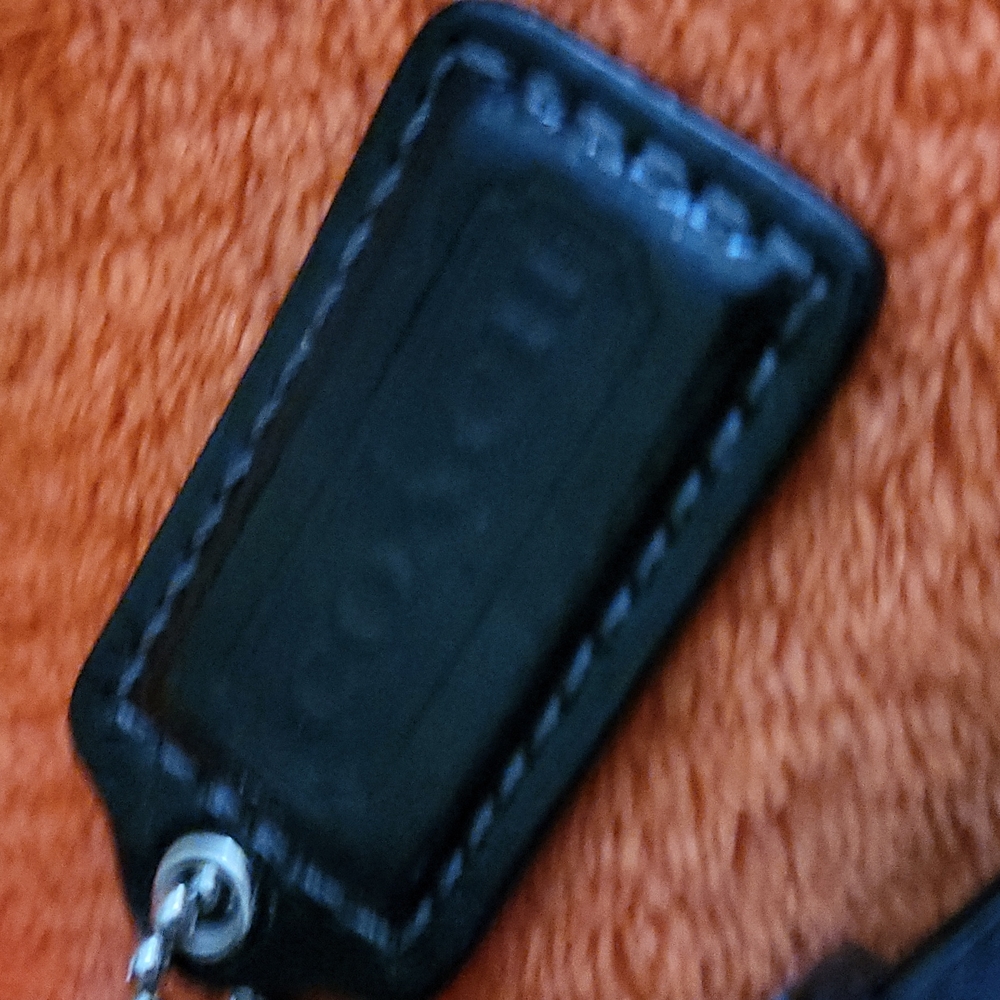 Handbag - Picture 2 of 3